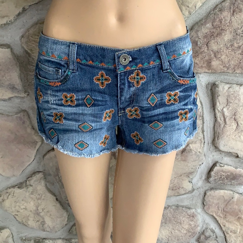MUDD | Geometric Pattern Denim Shorts